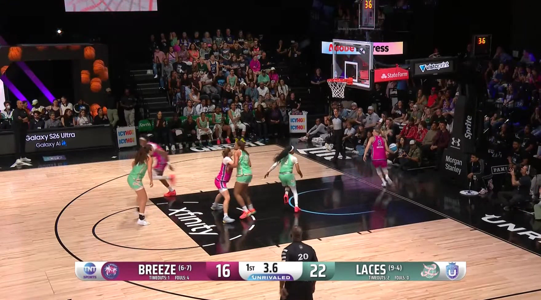 世界杯比赛直播平台地址-20岁女篮天才马隆加完成单月第3次扣篮 场边观战的KD笑得合不拢嘴